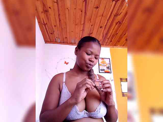Sayrahsexy webcam