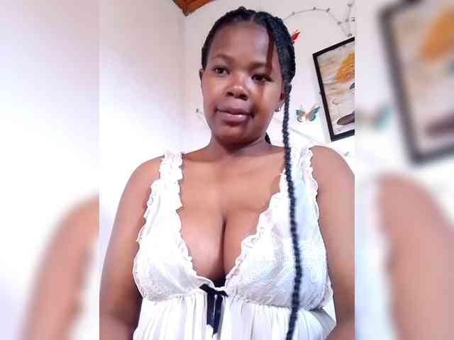 Modèle: Sayrahsexy