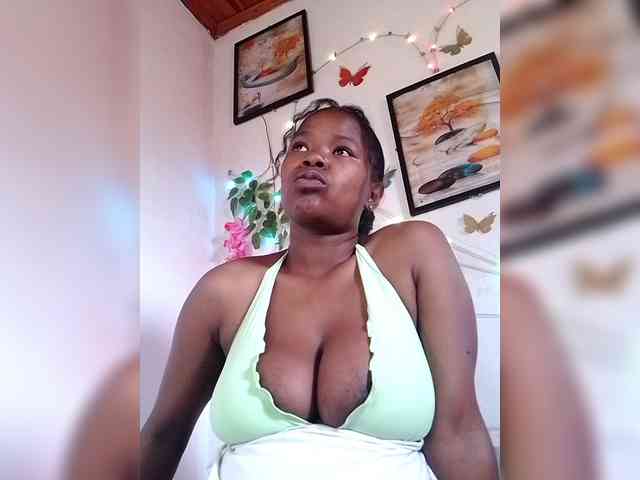 Sayrahsexy webcam