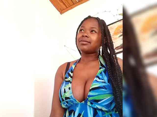 Modèle: Sayrahsexy