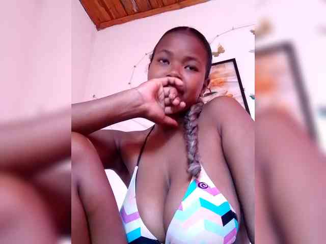 Sayrahsexy webcam