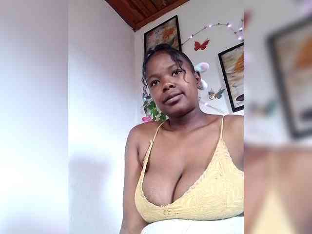 Sayrahsexy webcam