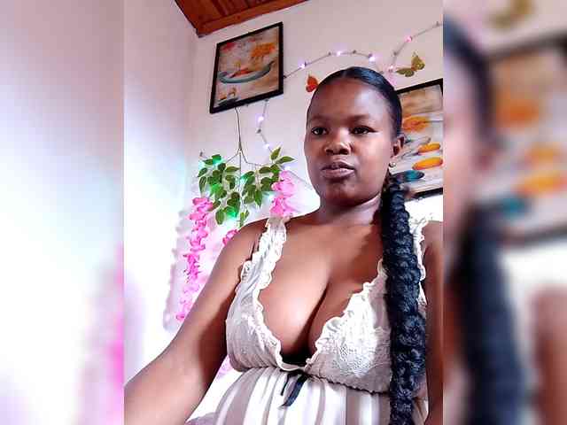 Sayrahsexy webcam