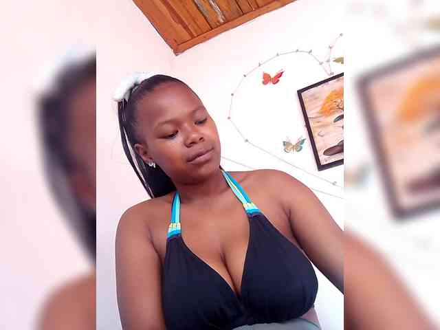 Modèle: Sayrahsexy