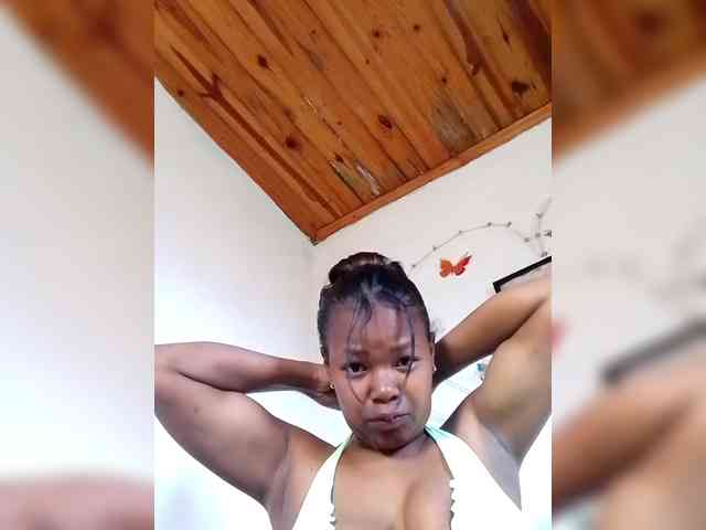 Modèle: Sayrahsexy