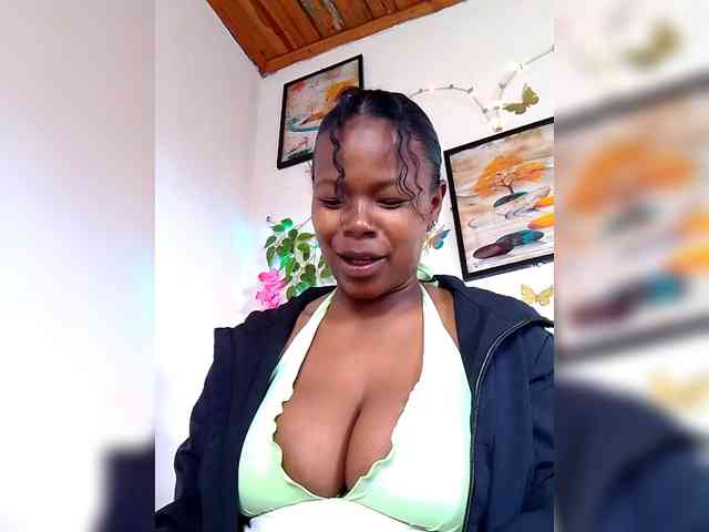 Modèle: Sayrahsexy