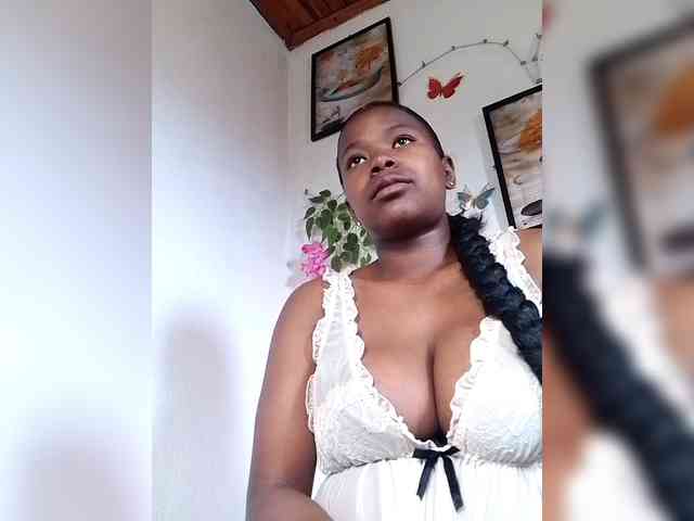 Sayrahsexy webcam