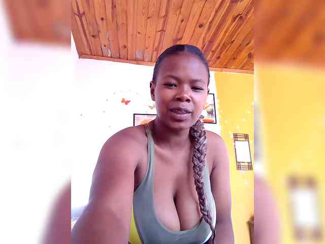 Sayrahsexy webcam