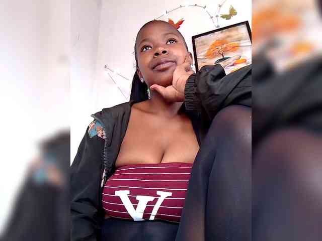 Modèle: Sayrahsexy