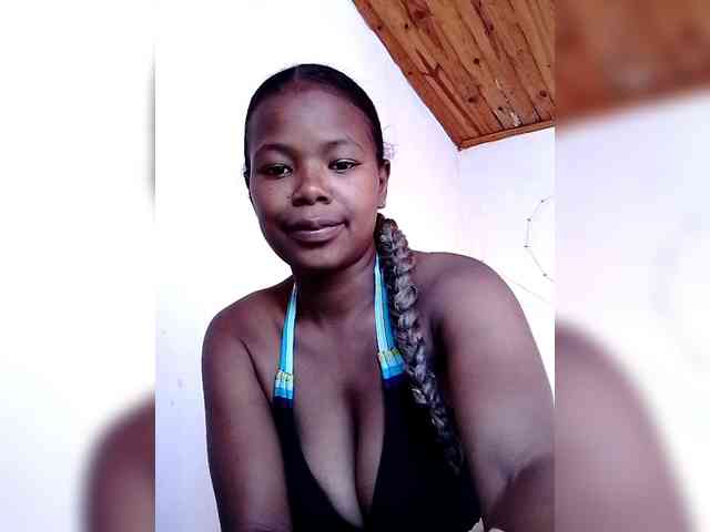 Modèle: Sayrahsexy