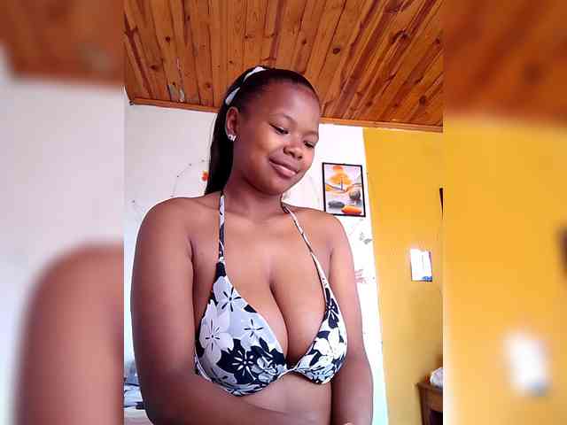 Modèle: Sayrahsexy