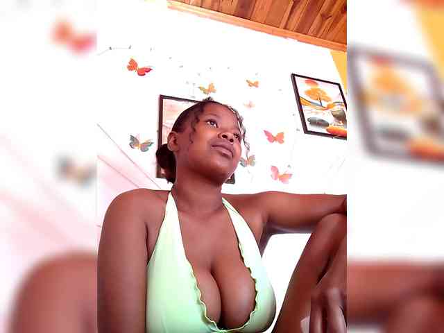 Sayrahsexy webcam