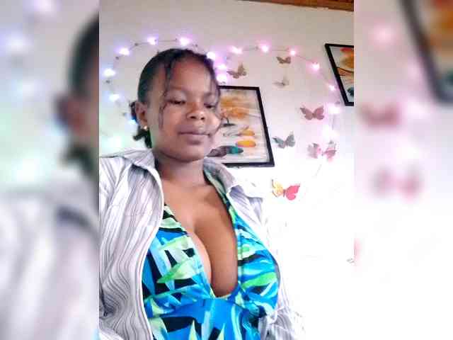 Modèle: Sayrahsexy