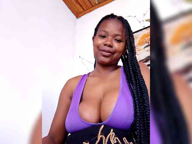 Sayrahsexy's cam show statistics and live stream