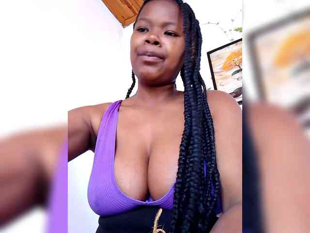 Modèle: Sayrahsexy