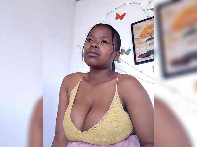 Sayrahsexy webcam