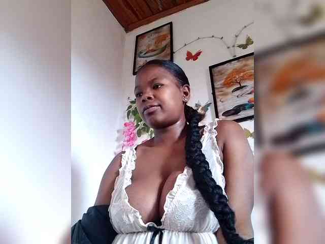 Sayrahsexy webcam