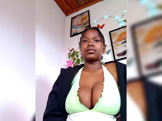Sayrahsexy webcam