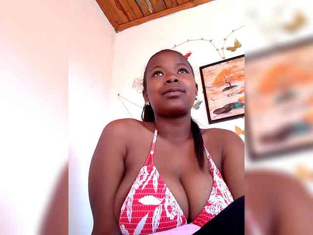 Modèle: Sayrahsexy