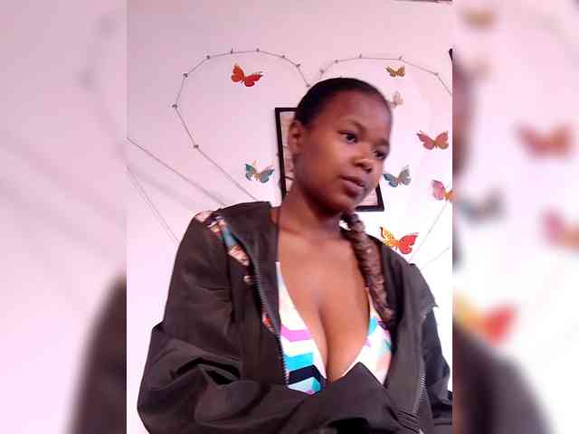 Modèle: Sayrahsexy