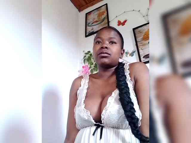 Sayrahsexy webcam