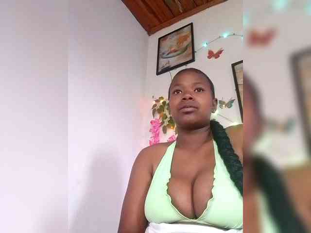 Modèle: Sayrahsexy
