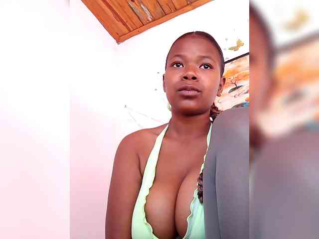 Sayrahsexy webcam