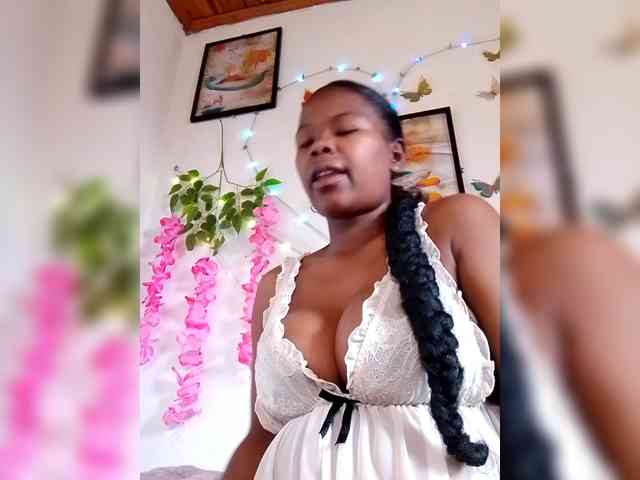 Sayrahsexy webcam