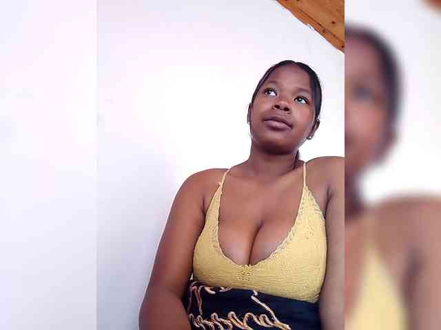 Modèle: Sayrahsexy