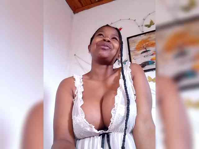 Modèle: Sayrahsexy