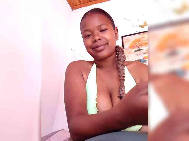 Sayrahsexy webcam