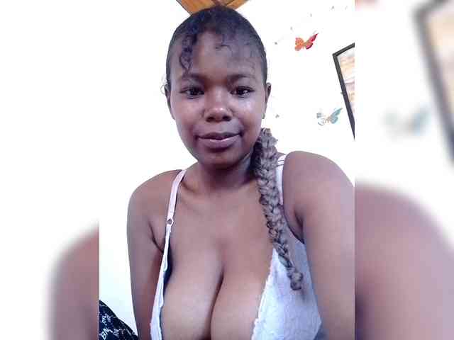 Sayrahsexy webcam