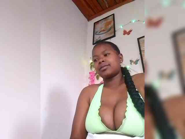 Sayrahsexy webcam