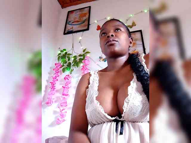 Sayrahsexy webcam