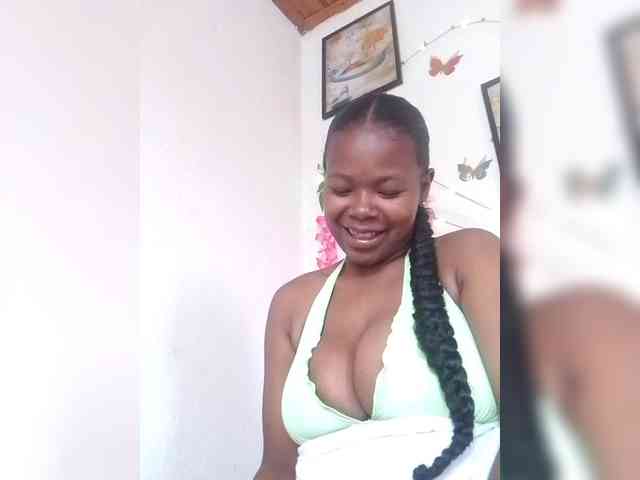 Sayrahsexy webcam
