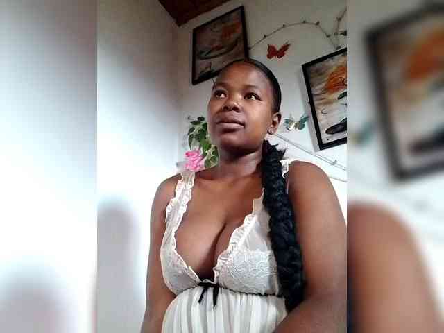Sayrahsexy webcam