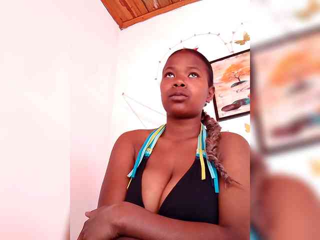 Sayrahsexy webcam