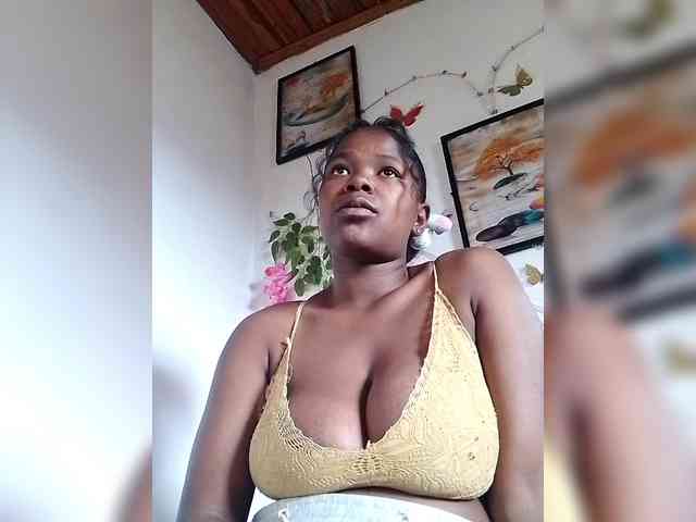 Sayrahsexy Live Webcam on BongaCams