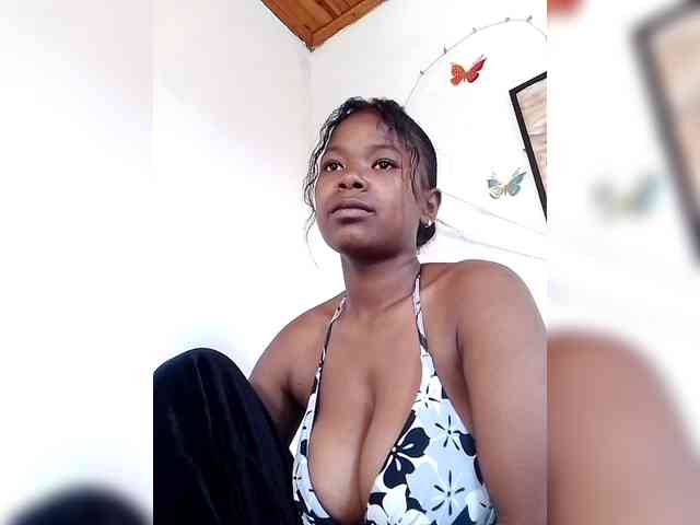 Sayrahsexy webcam