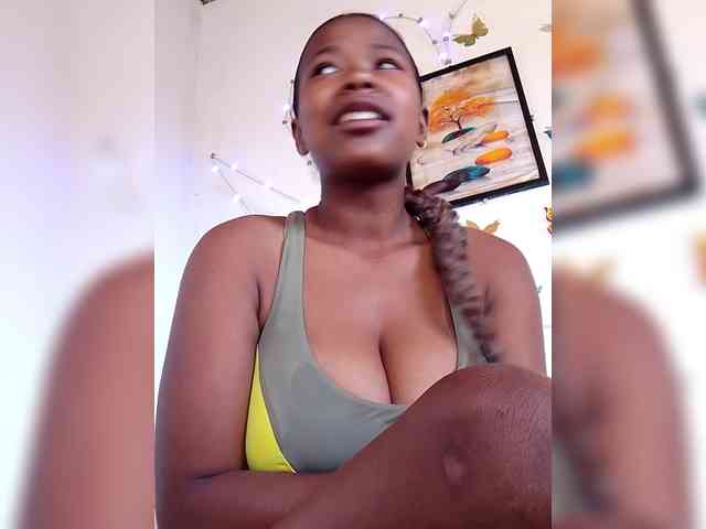 Modèle: Sayrahsexy