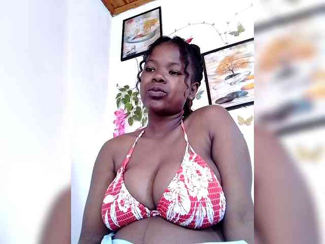 Modèle: Sayrahsexy