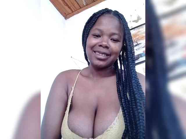 Sayrahsexy webcam