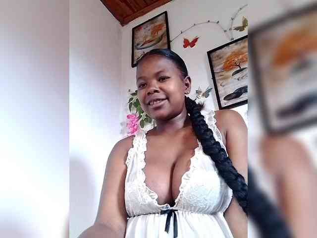 Sayrahsexy webcam