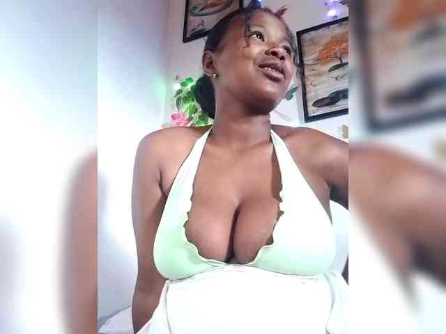 Modèle: Sayrahsexy