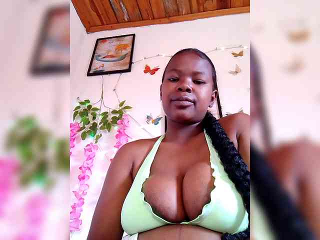 Modèle: Sayrahsexy