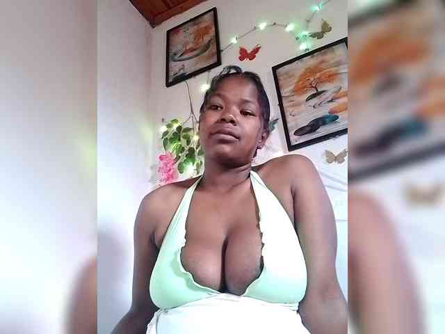 Sayrahsexy webcam