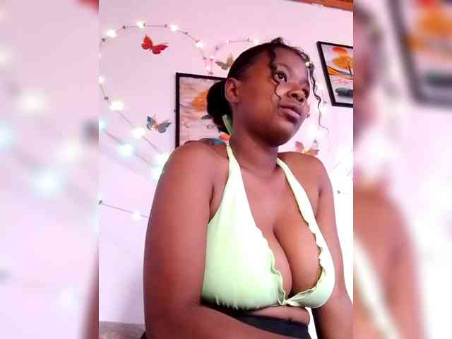 Modèle: Sayrahsexy