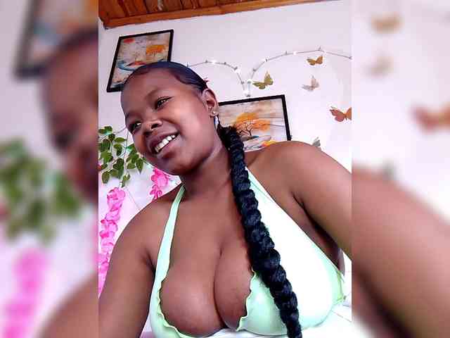 Modèle: Sayrahsexy
