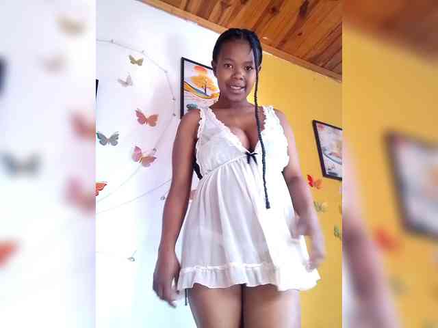 Modèle: Sayrahsexy