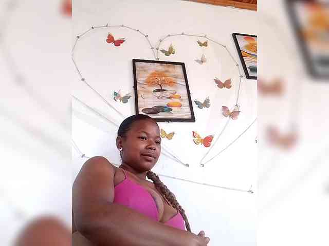 Sayrahsexy webcam